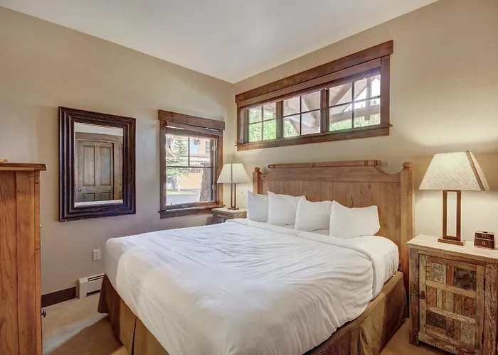 Mountain Thunder Lodge