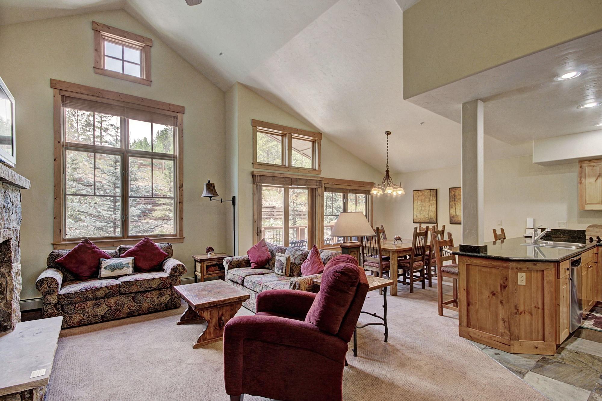 Mountain Thunder Lodge *