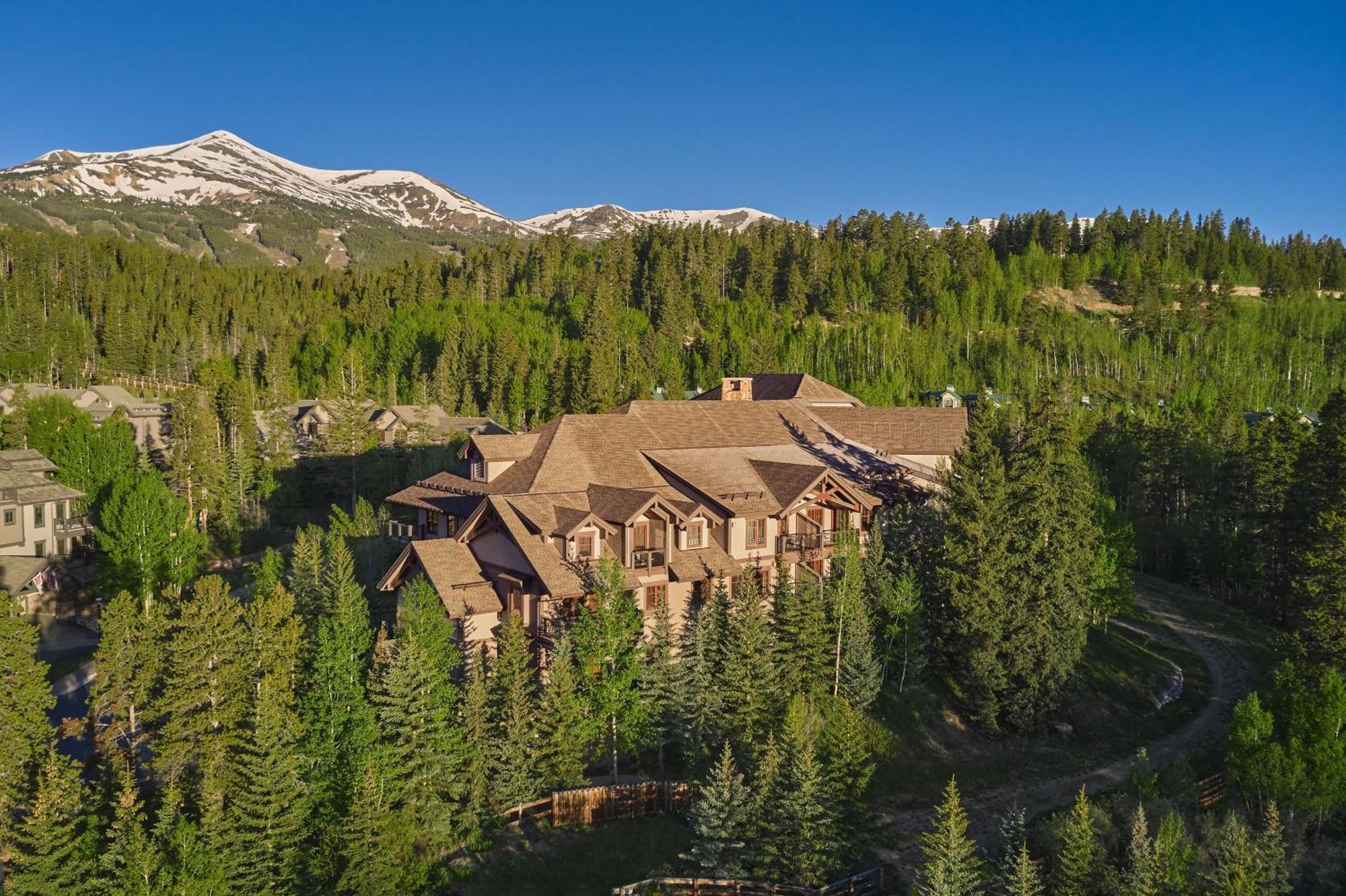 Lodge Mountain Thunder